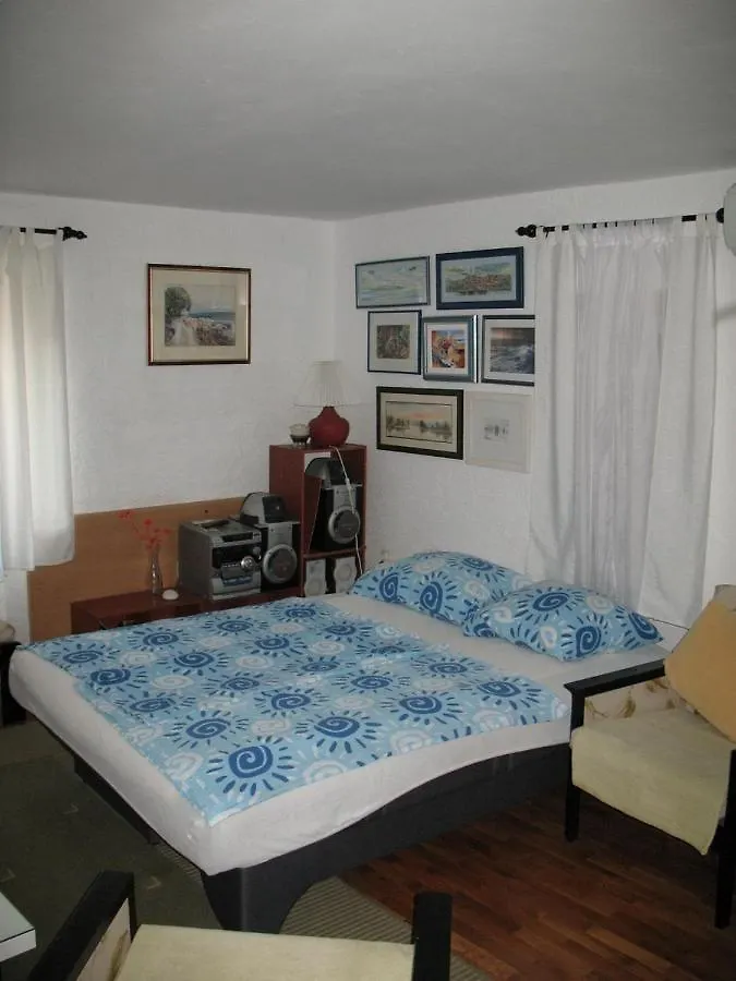 Studio Apartment In Novi Vinodolski With Terrace, Air Conditioning, Wifi 4208-2